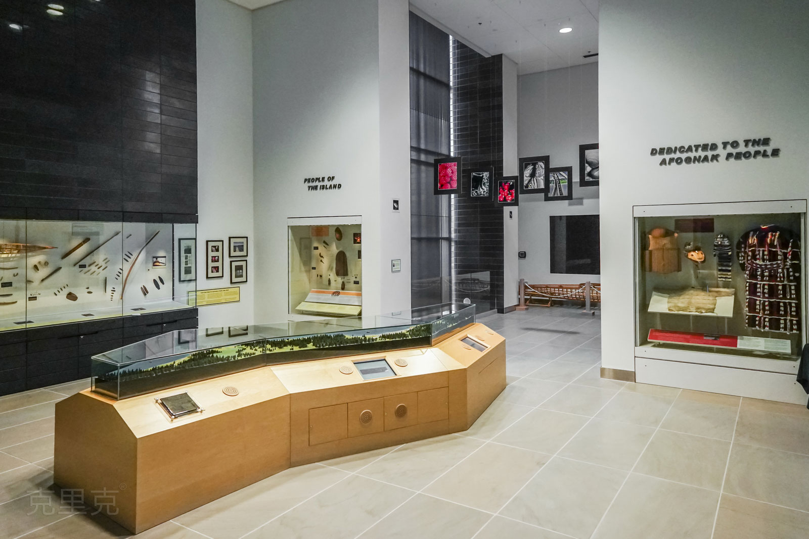 美国安克雷奇阿鲁提克展示中心桌面文物展示柜