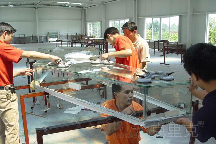 展柜在陈列形式设计中扮演的角色