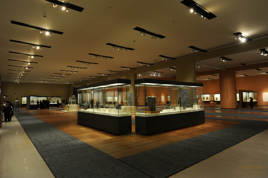 中国古代青铜器艺术展展柜设计样式-港澳宝典资料大全展柜设计制作