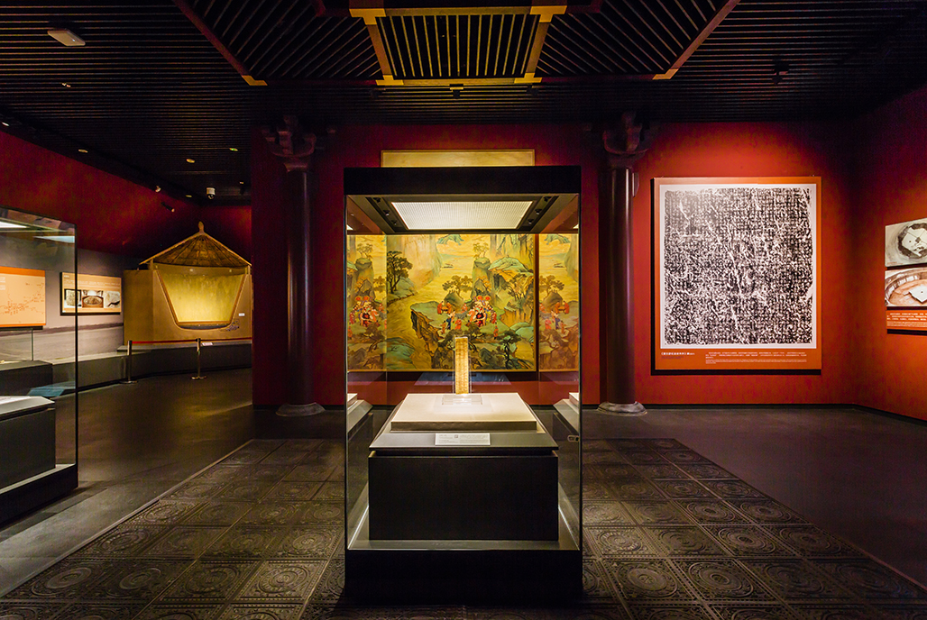 河南博物院——港澳宝典资料大全展柜
